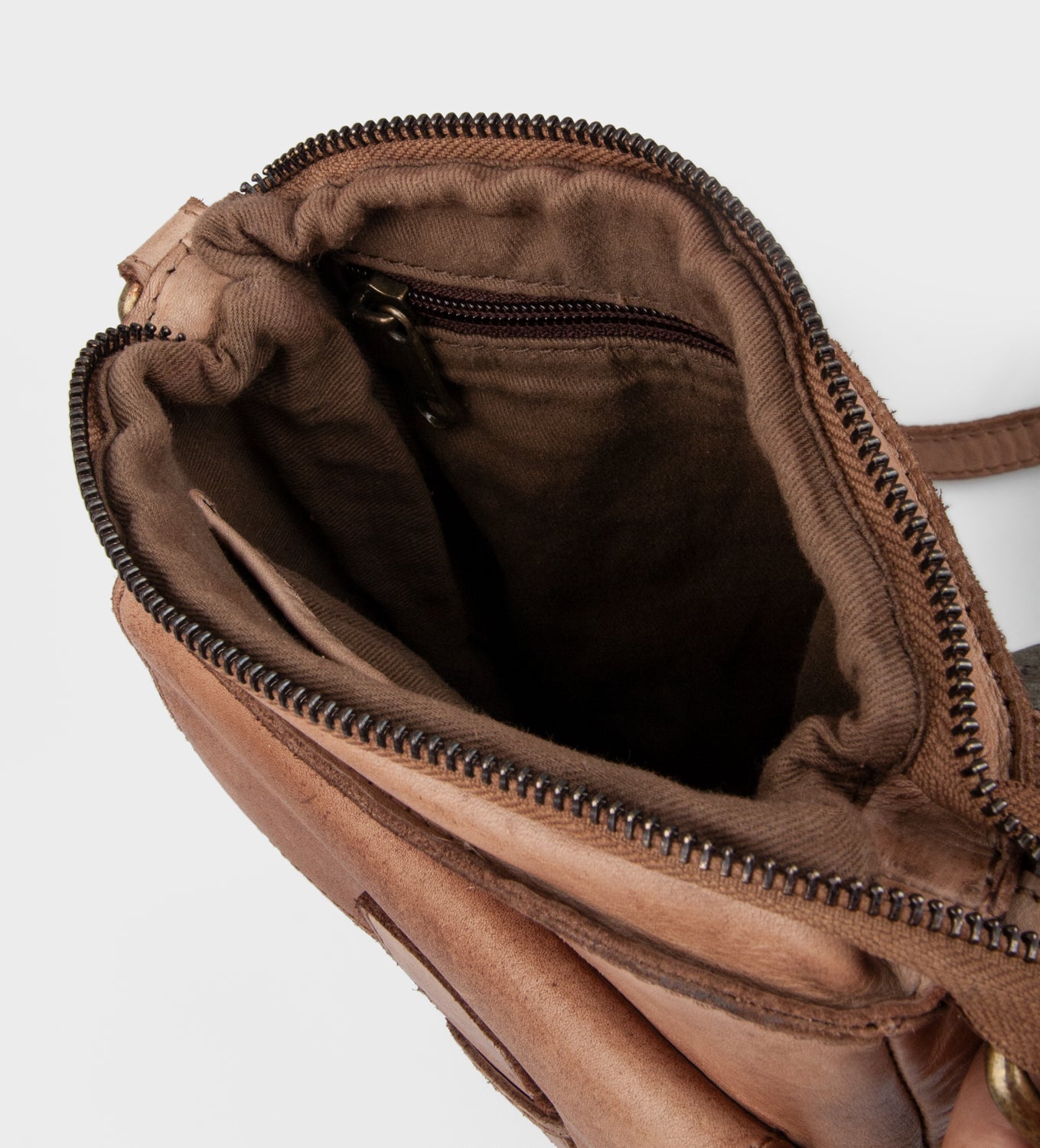 LIBBY URBAN CROSSBODY - WALNUT