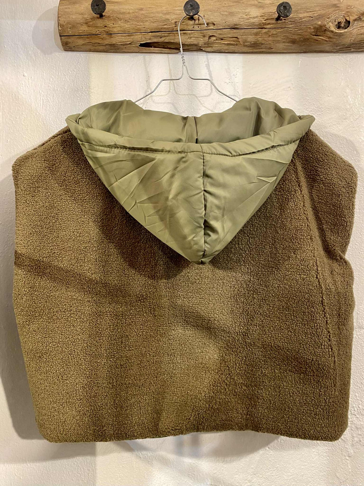 TEDDY VENDBAR VEST - 47 OLIVE