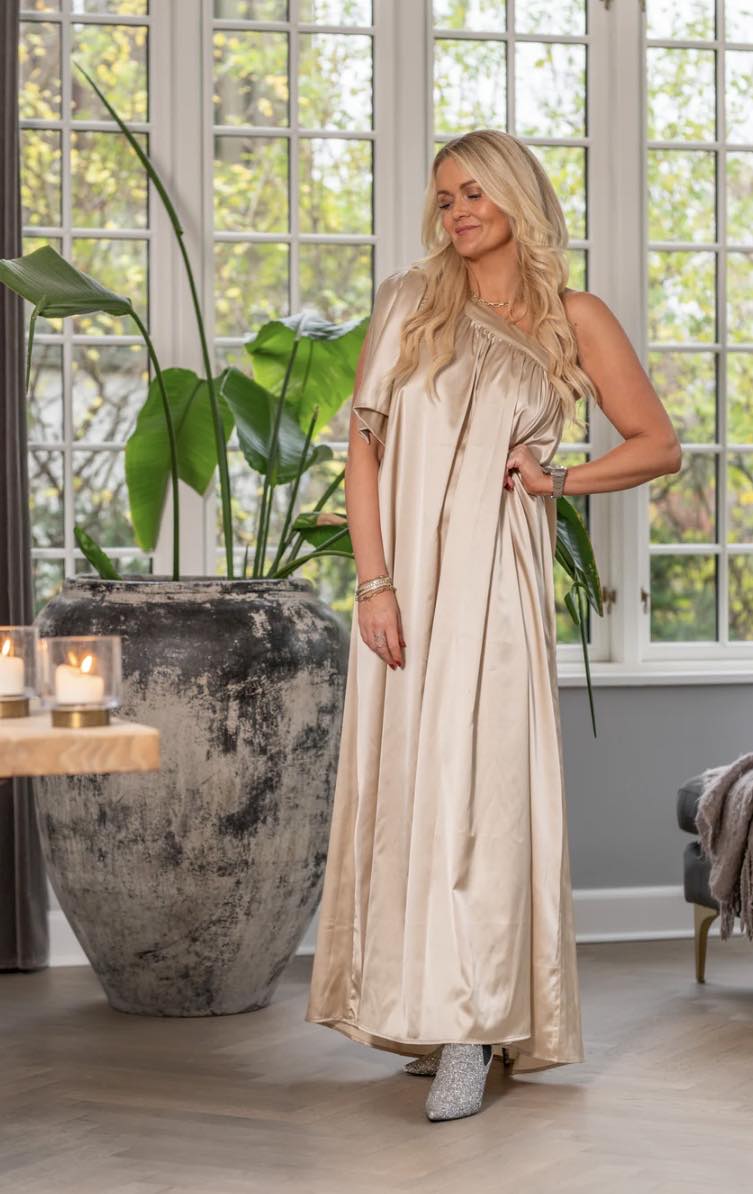 INDIA ONE SHOULDER DRESS - SAND