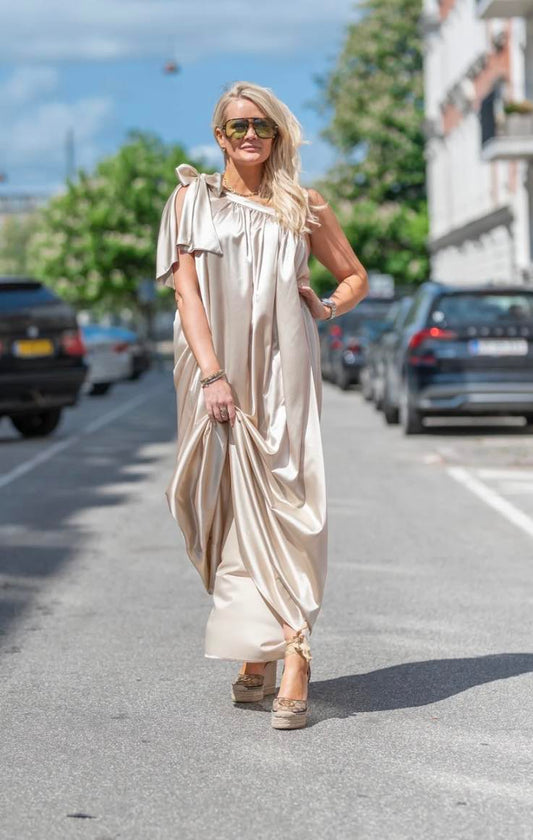 INDIA ONE SHOULDER DRESS - SAND