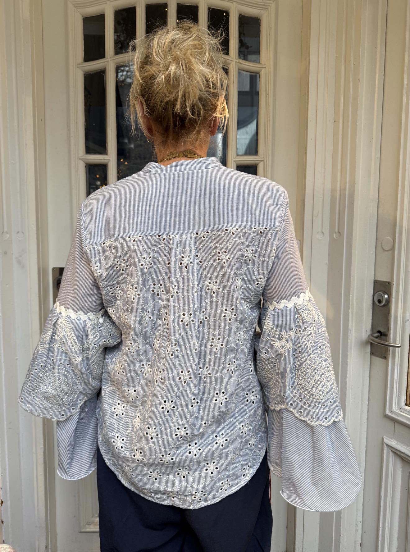 INTARSIA BLOUSE - LIGHT BLUE