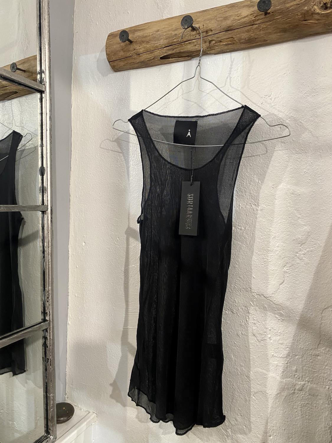 TOP IN LYOCIL RIB - BLACK