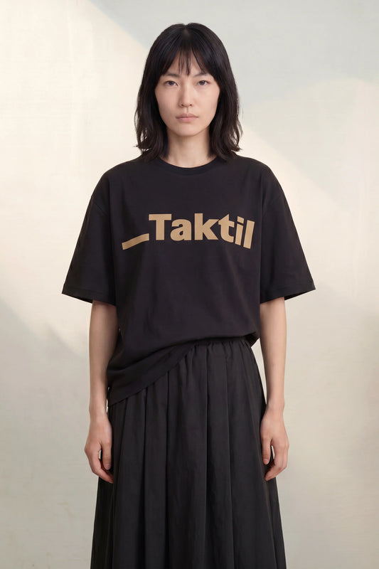 AT- PARIS LOGO TEE - BLACK