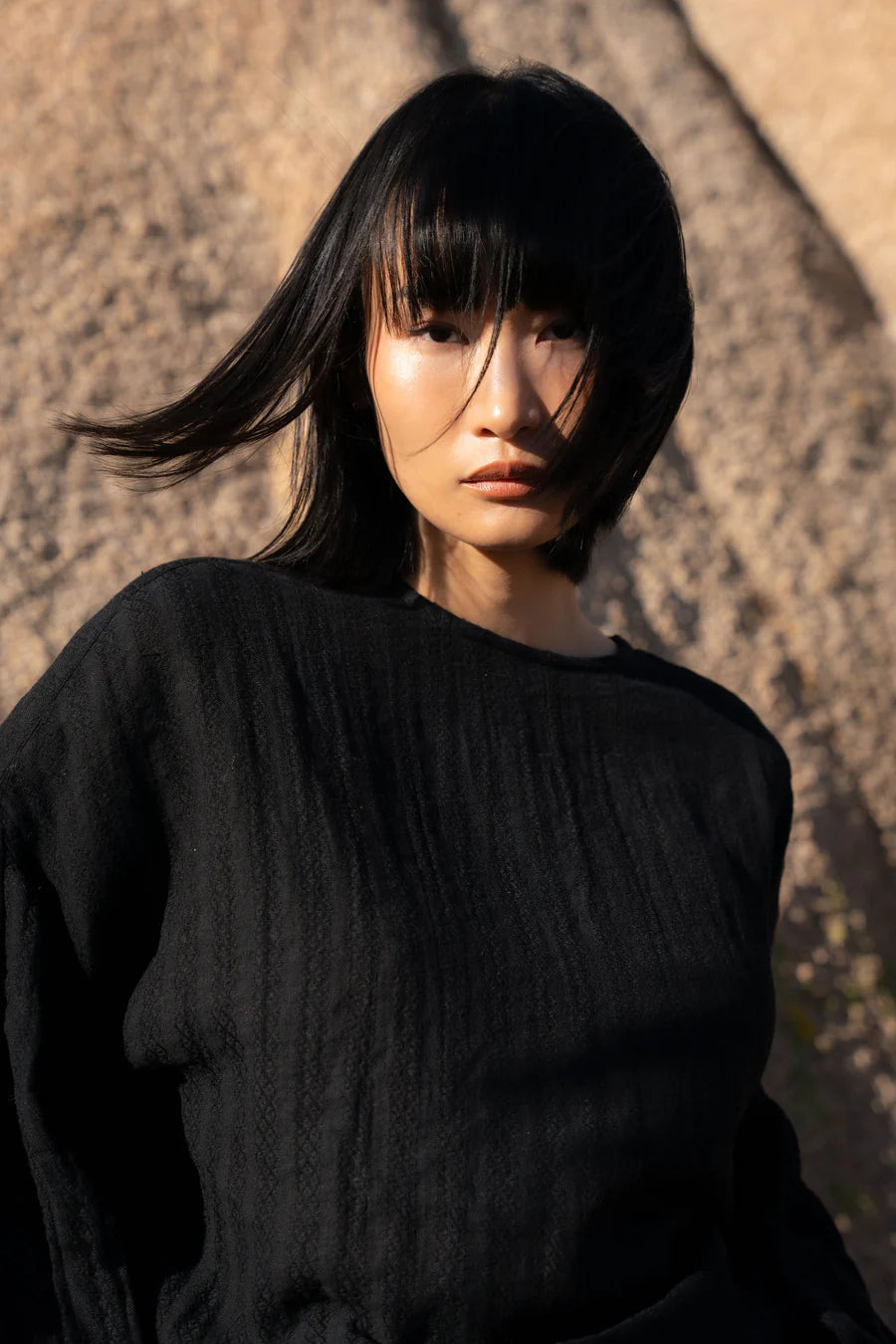 JOY BLUSE - SORT