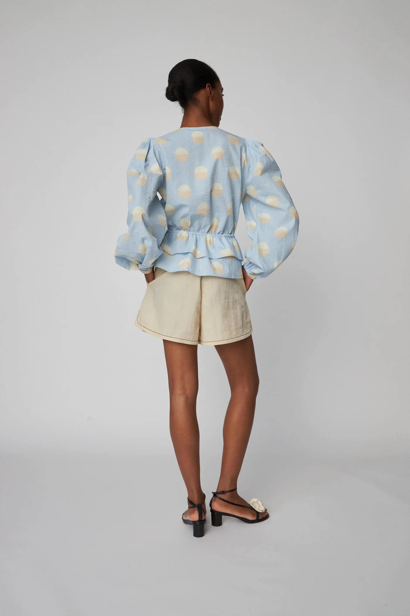 BIG DOT BLOUSE - LIGHT BLUE