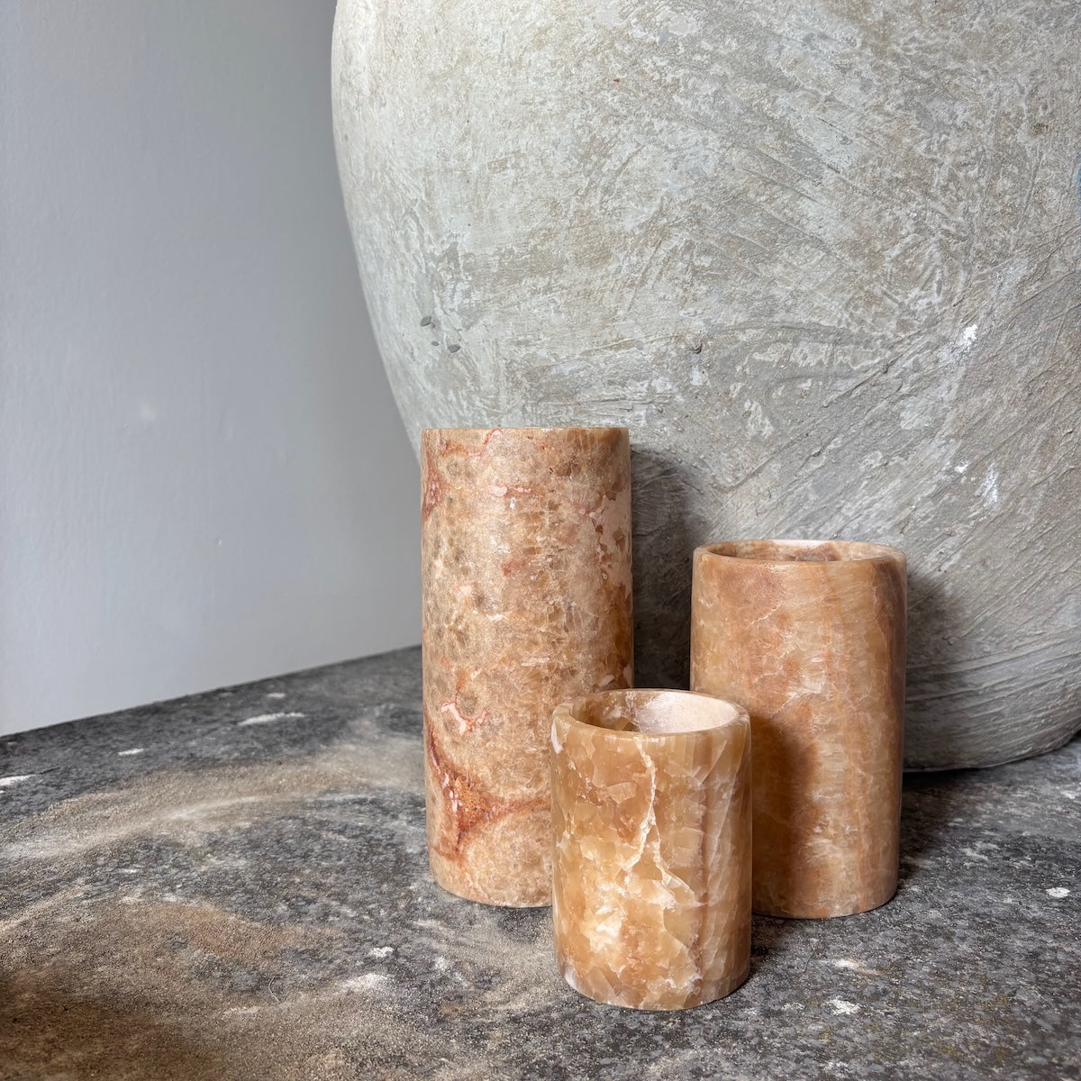 ALABAST STAGE CYLINDER MARMORERET BRUN - H20CM