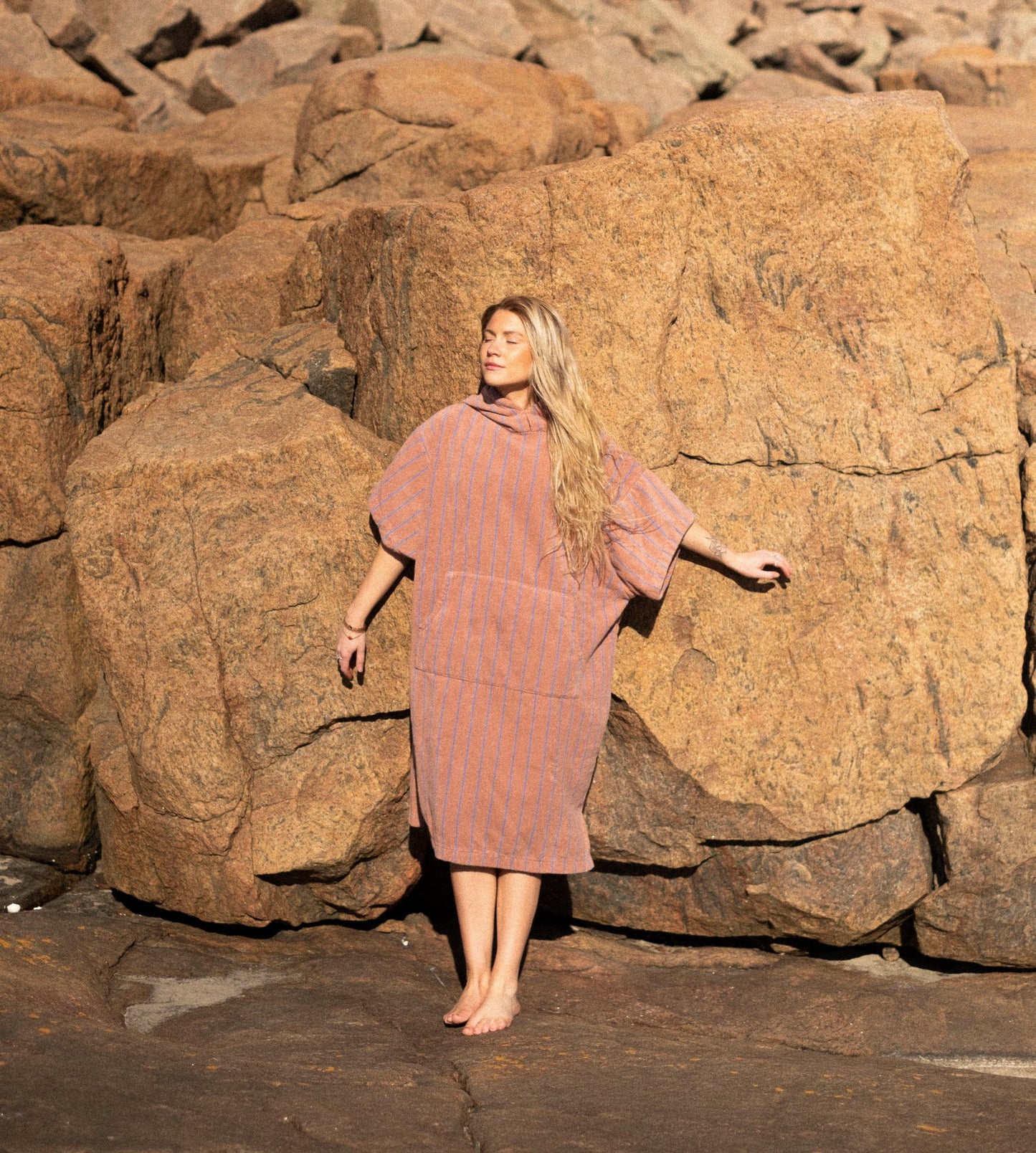NARAM PONCHO - CAMEL & ULTRAMARINE