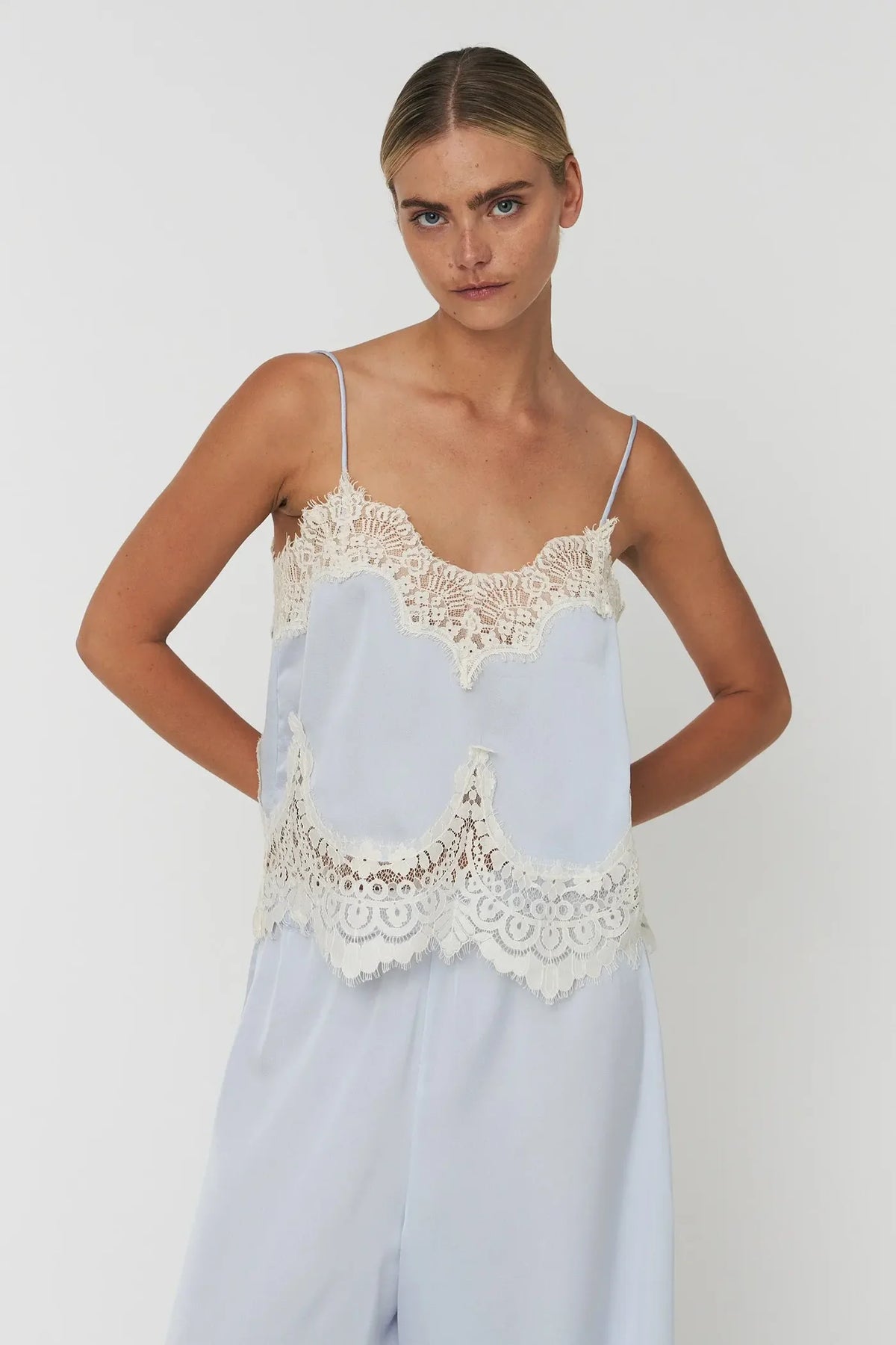 DELICATE LACE TOP - DUST BLUE
