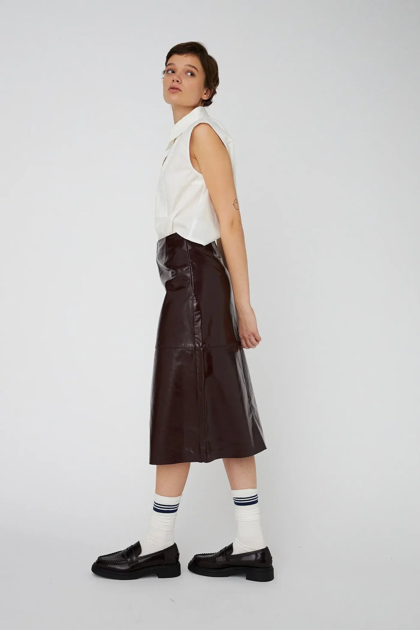 LEATHER MIDI SKIRT - BROWNISH RED