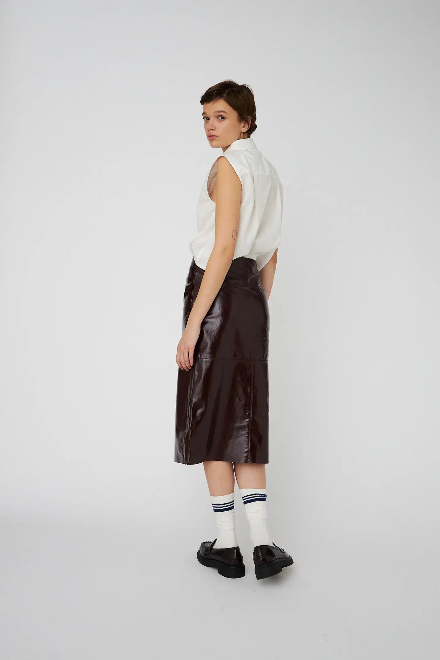 LEATHER MIDI SKIRT - BROWNISH RED