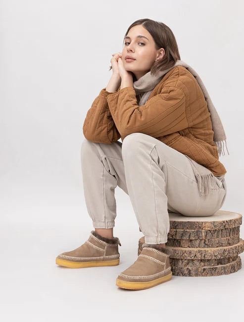 NYUKI LOW CROCKET OTTER SUEDE - NATURAL