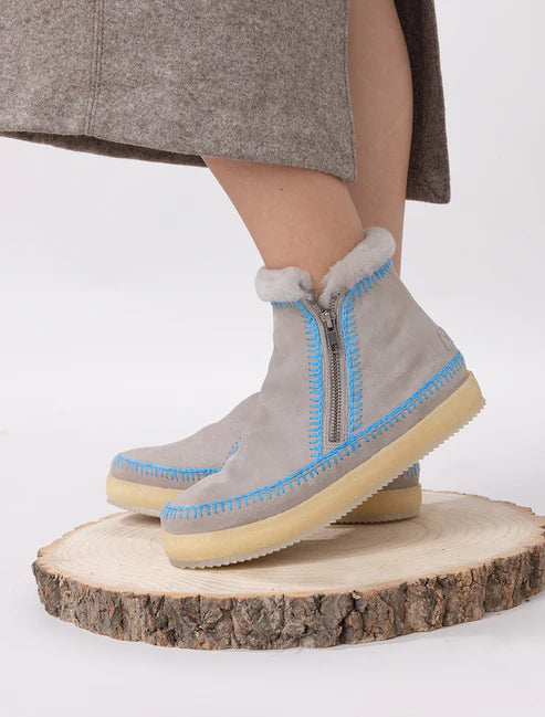 SETSU CROCHET ANKLE BOOT FOSSIL - NEON BLUE