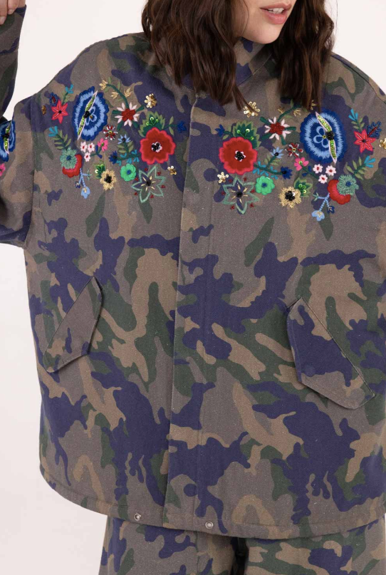 EMBROIDERED CAMO JAKKE