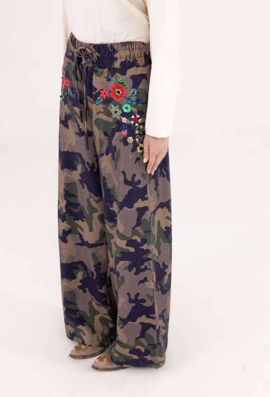 EMBROIDERED CAMO PANTS