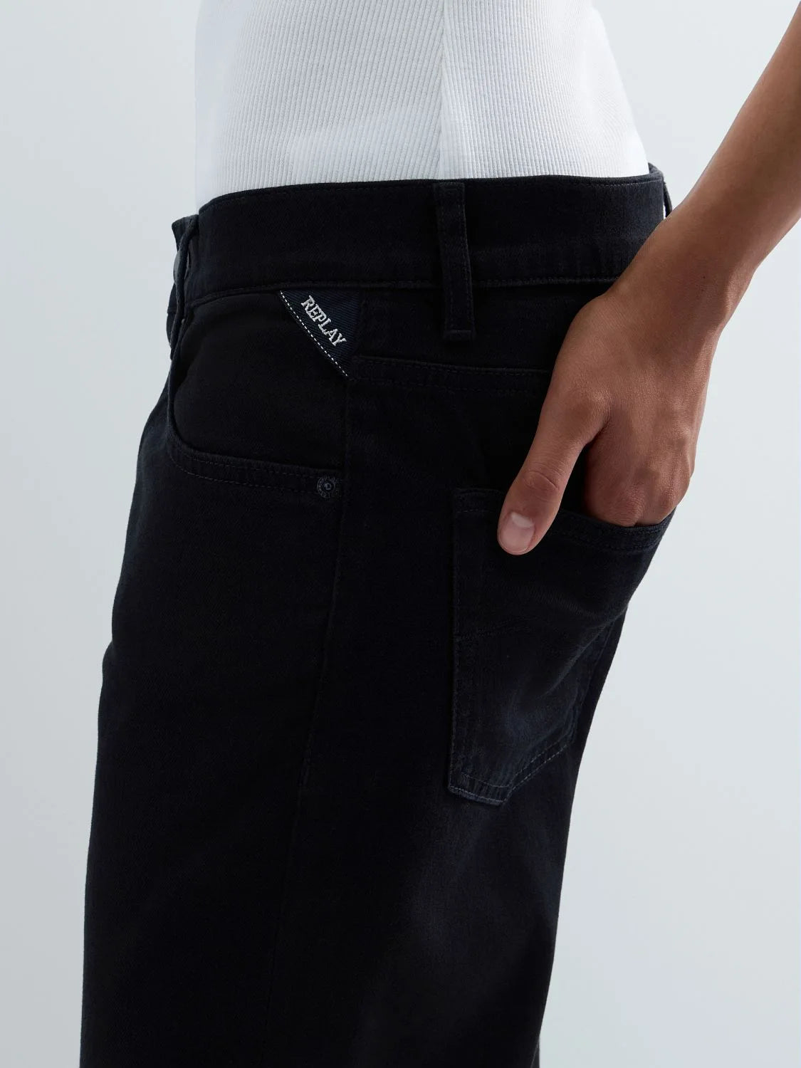 AKEME JEANS MED LIGHT FIT - SORT