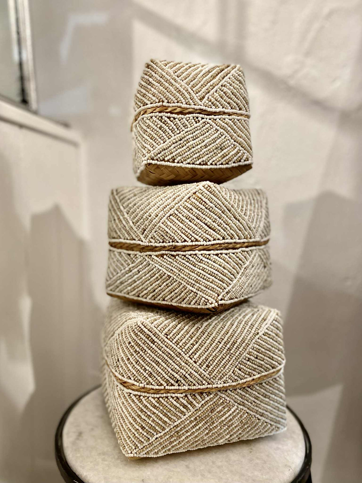 BALI PERLEÆSKE - BEIGE - HVID MIX SÆT / 3 STR.