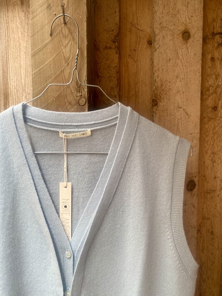 STRIKVEST - BABY BLUE