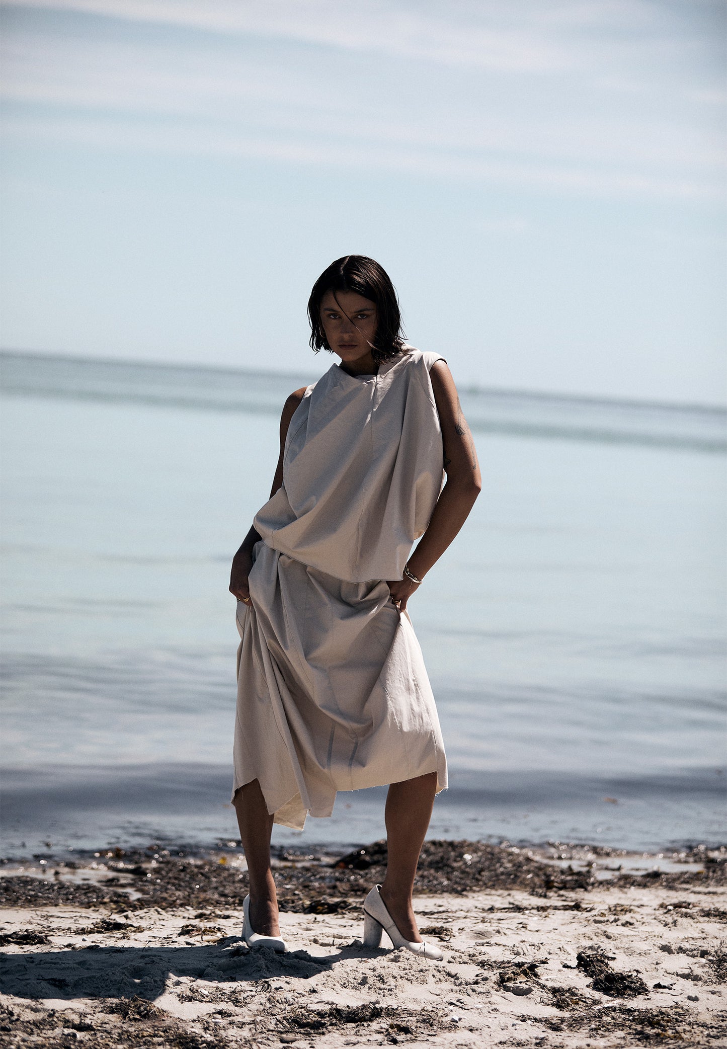 PALMA ELEGANT LOOSE-FITTING TOP - BEIGE
