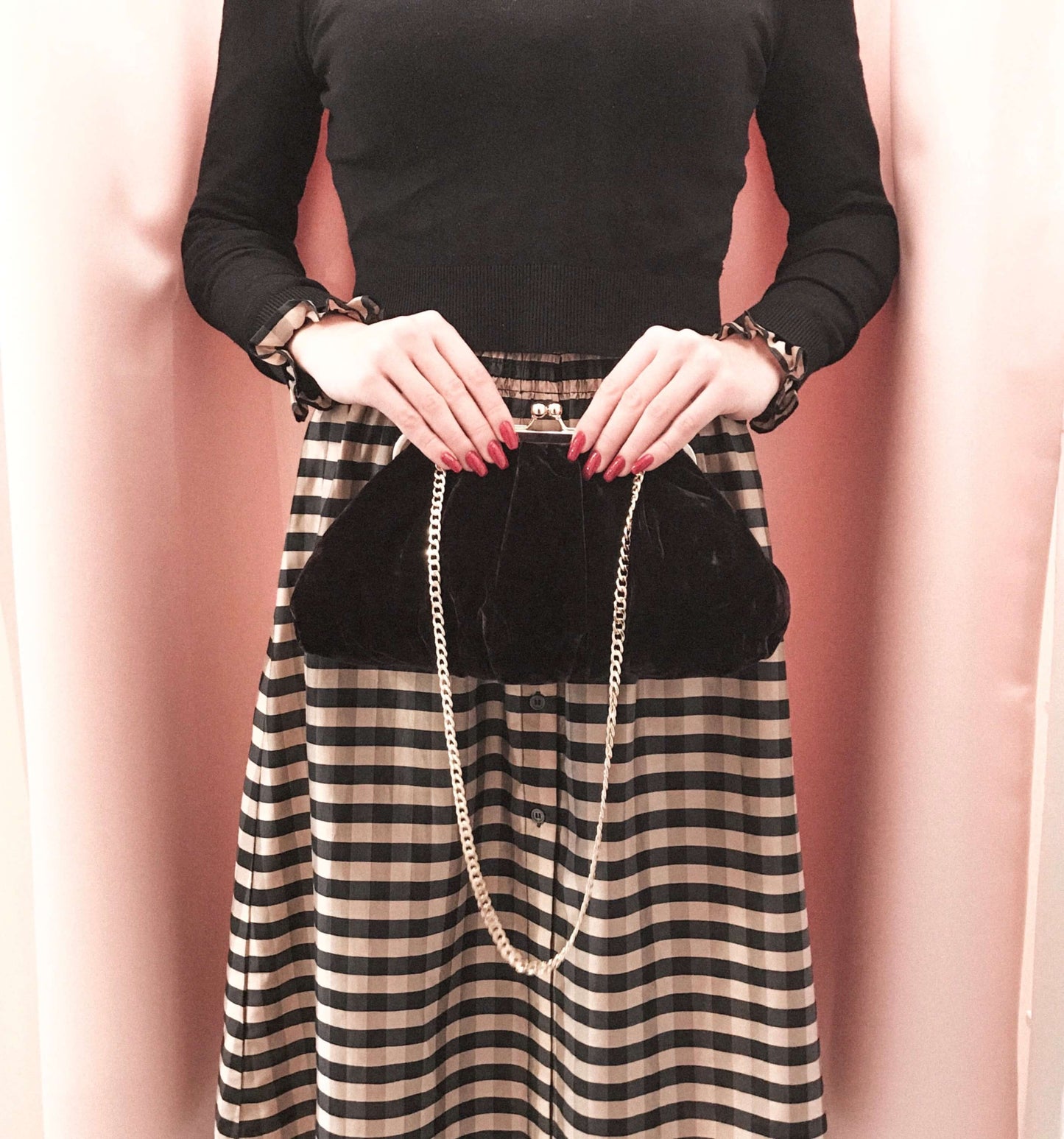 Draperet velour skuldertaske - Sort