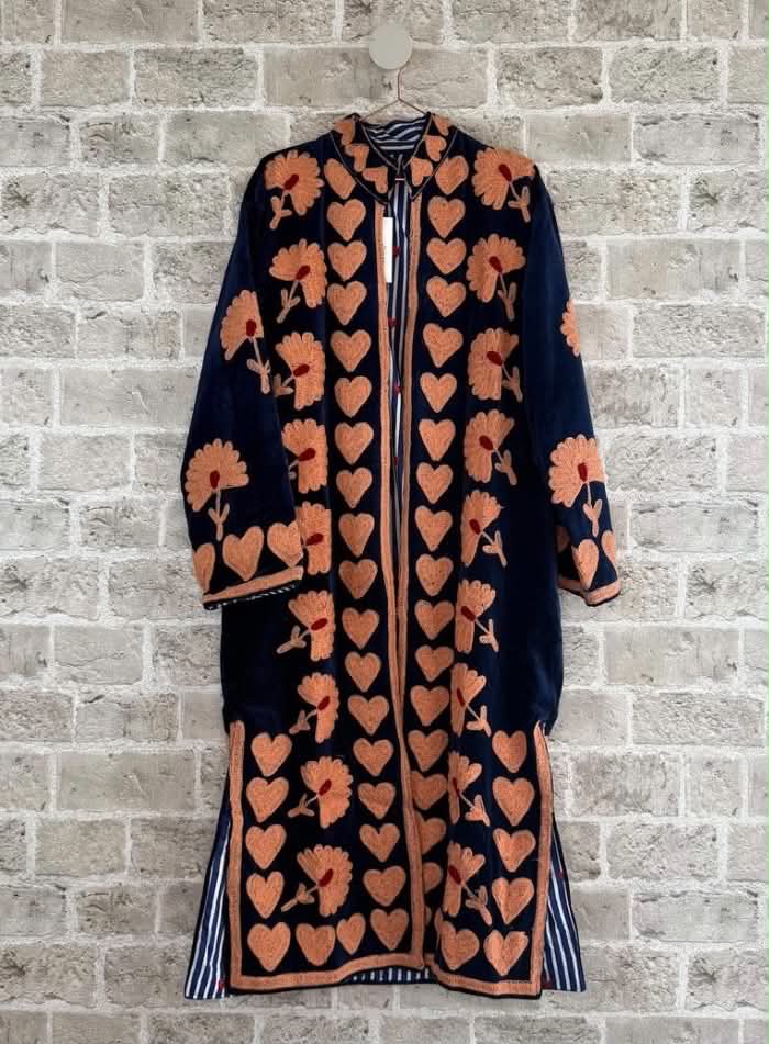 LANG JAKKE MED BRODERI - SPIRIT