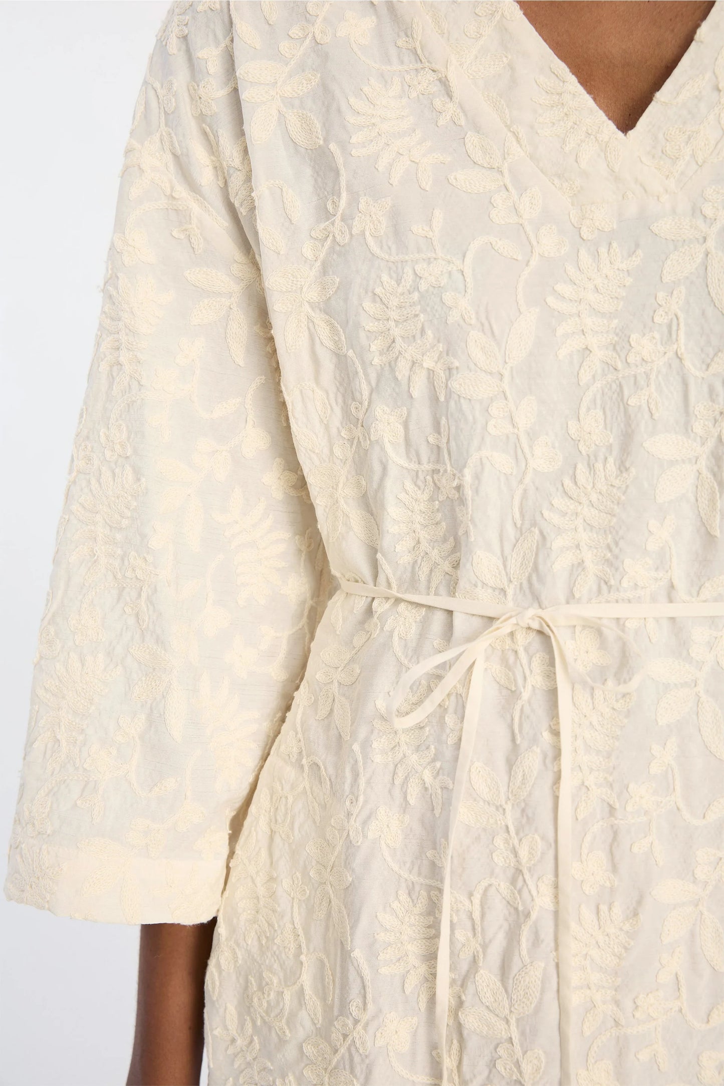 BYRUS DRESS - CREME