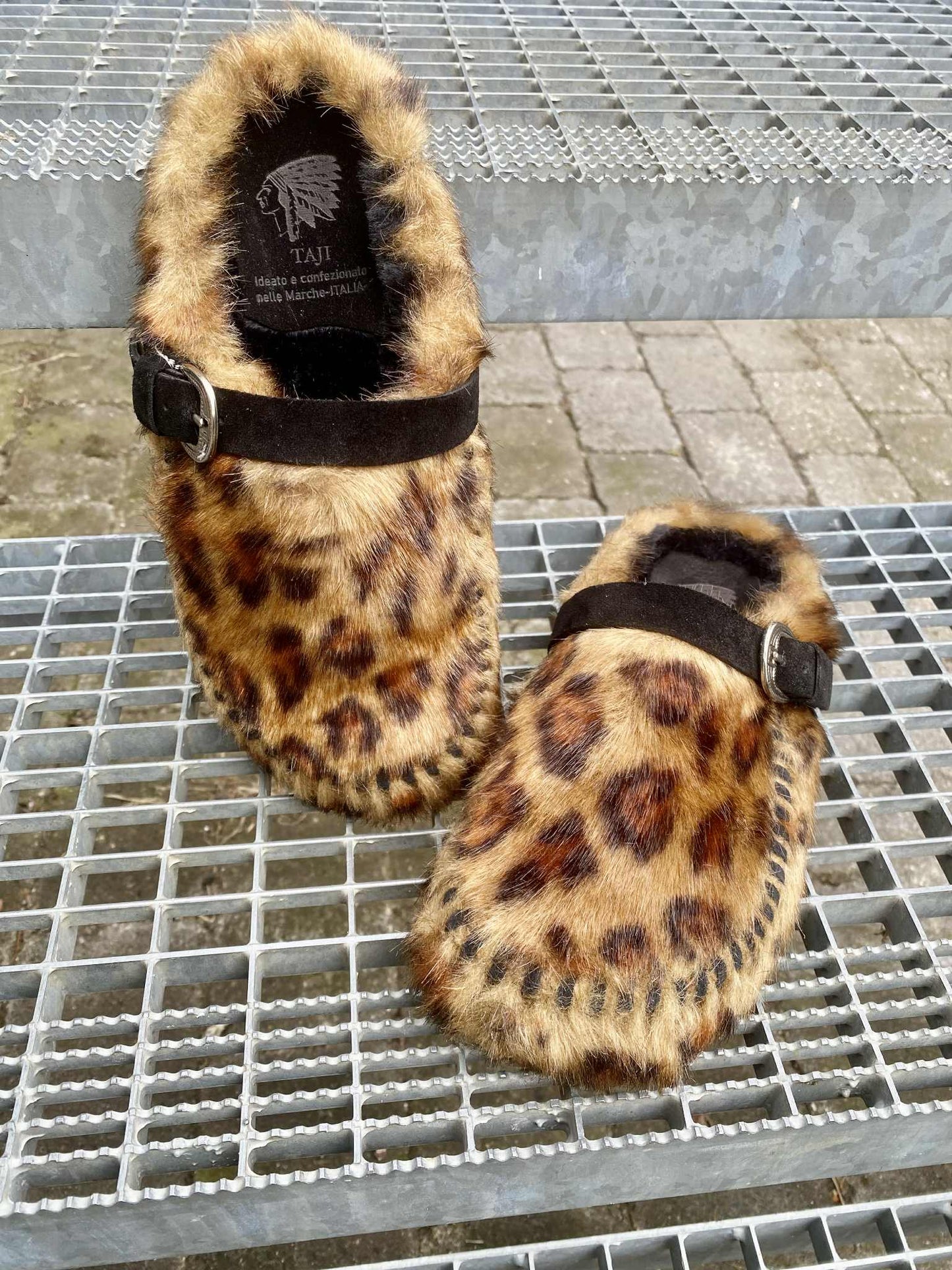 THAIS DONNA LOAFERS - BROWN