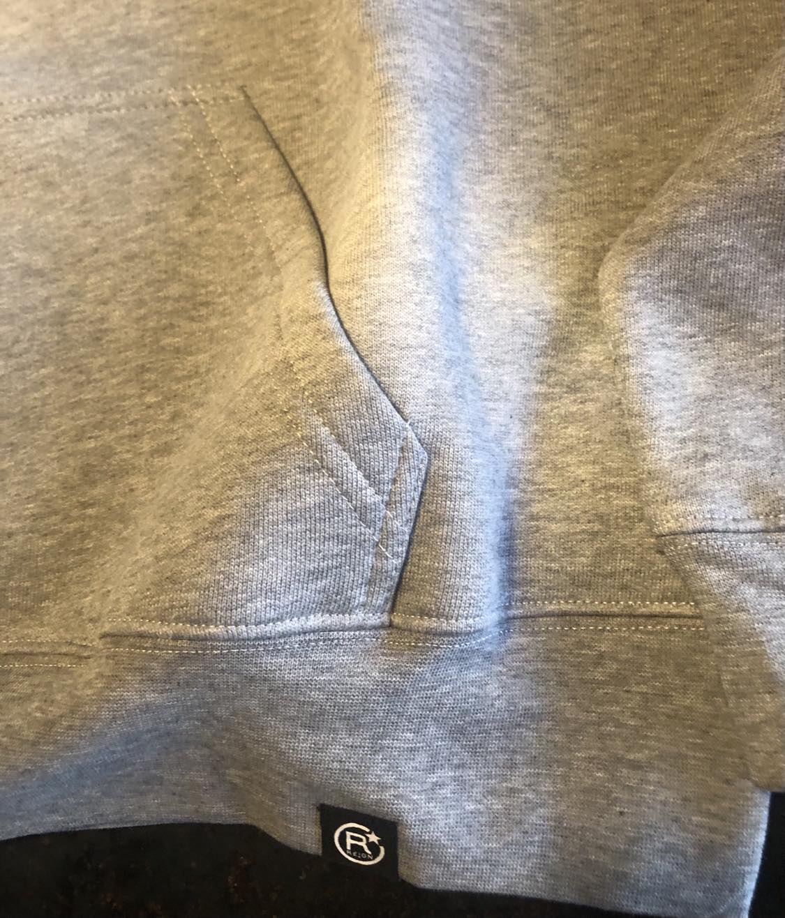 HOODIE KAYALA LABEL - GRÅMELANGE