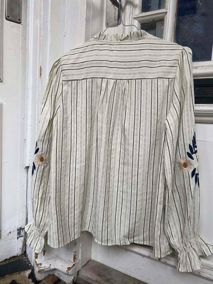 KATRINE BLUSE - BLOMST HVID/SORT