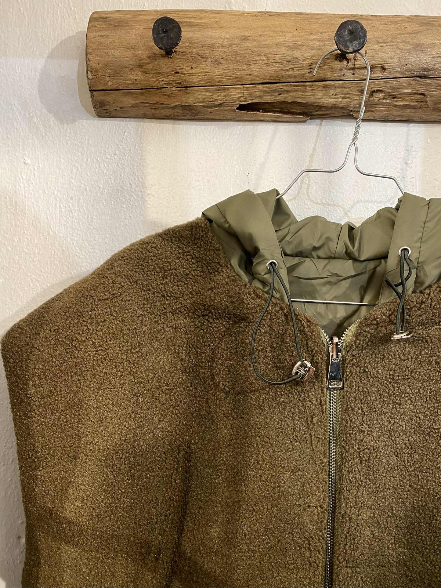 TEDDY VENDBAR VEST - 47 OLIVE