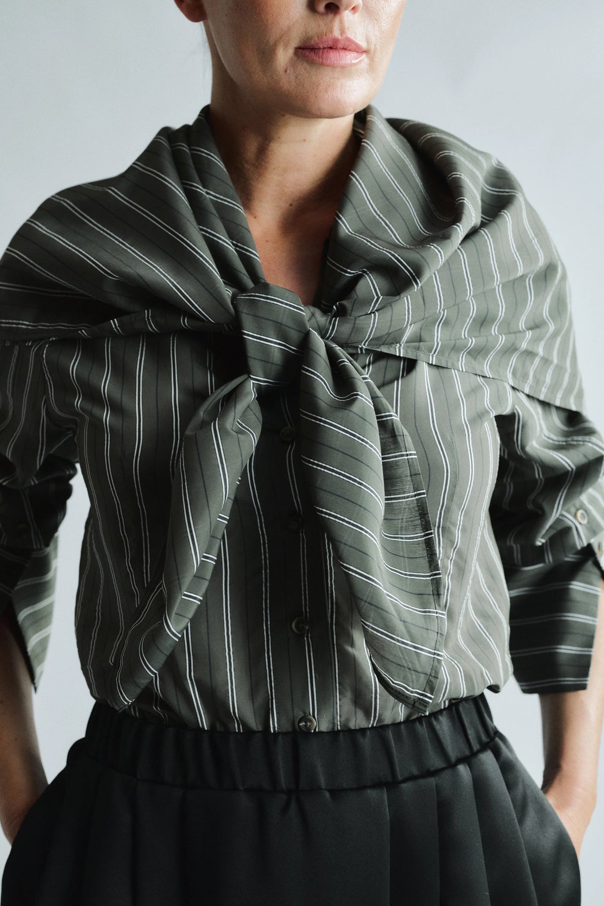AT- GWEN BIG SCARF SHIRT STUNNING STRIPE -