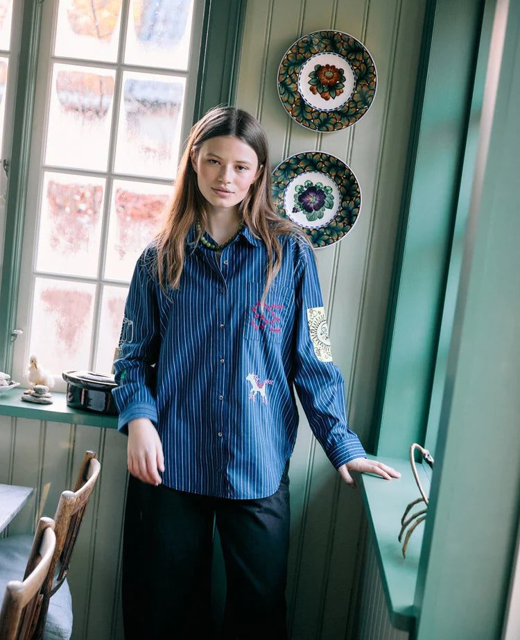 BRENNA SHIRT - NAVY STRIPES