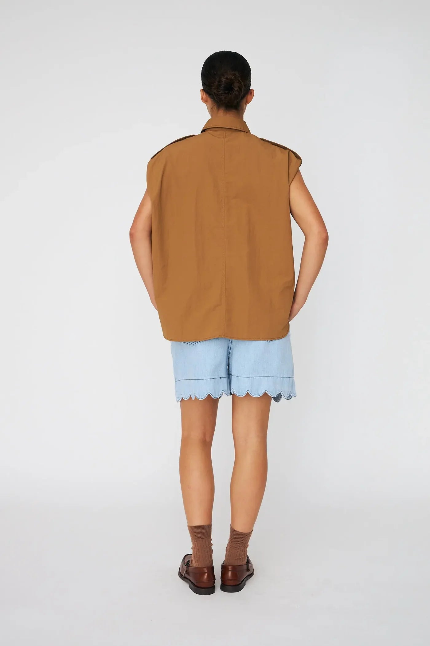 CARAVAN SKJORTE TOP - CAMEL BROWN