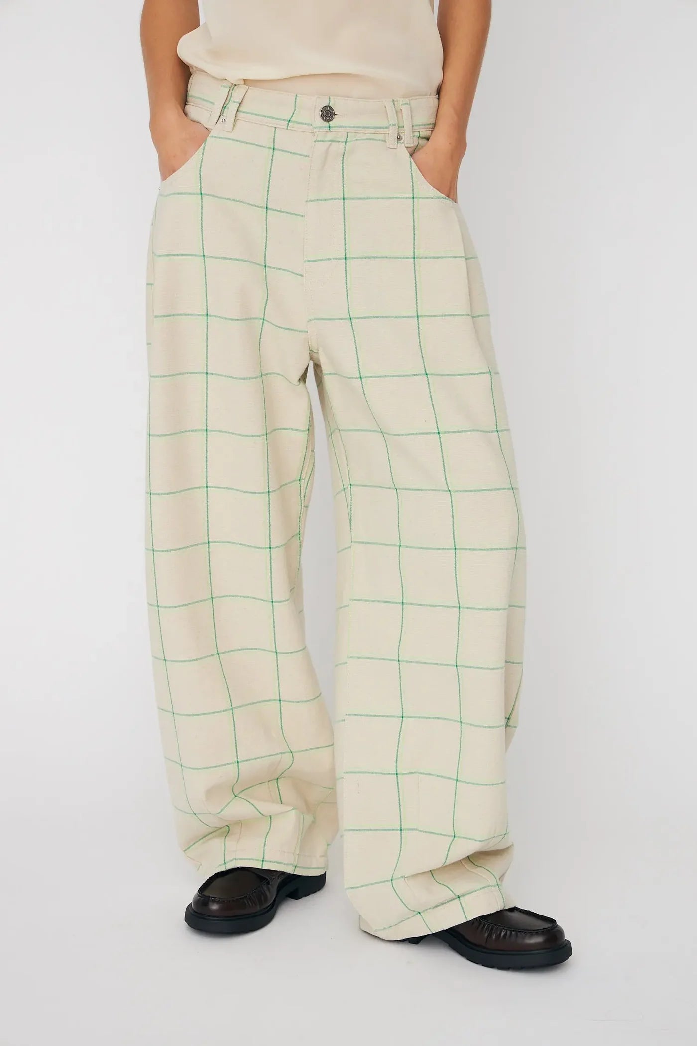 CHECKED BAGGY LOW - WAIST PANTS CREME