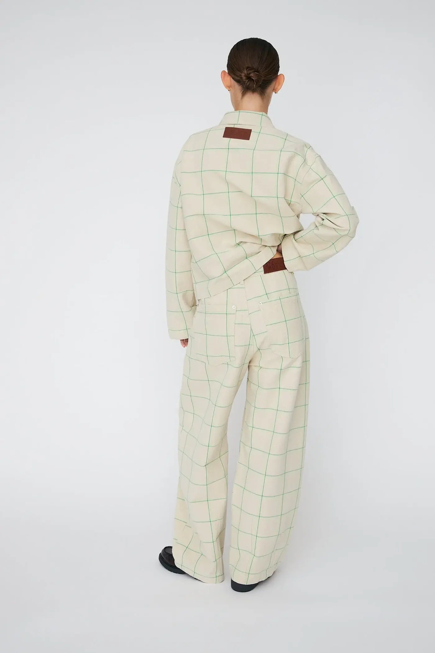 CHECKED BAGGY LOW - WAIST PANTS CREME