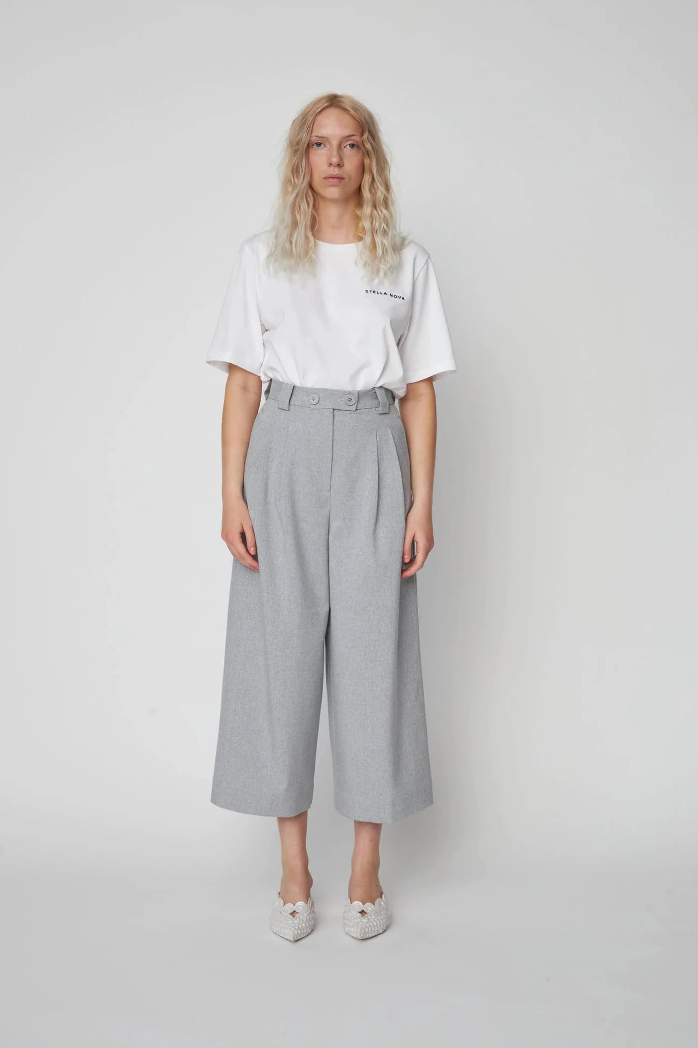 CROPPED HIGH - WAISTED PANTS