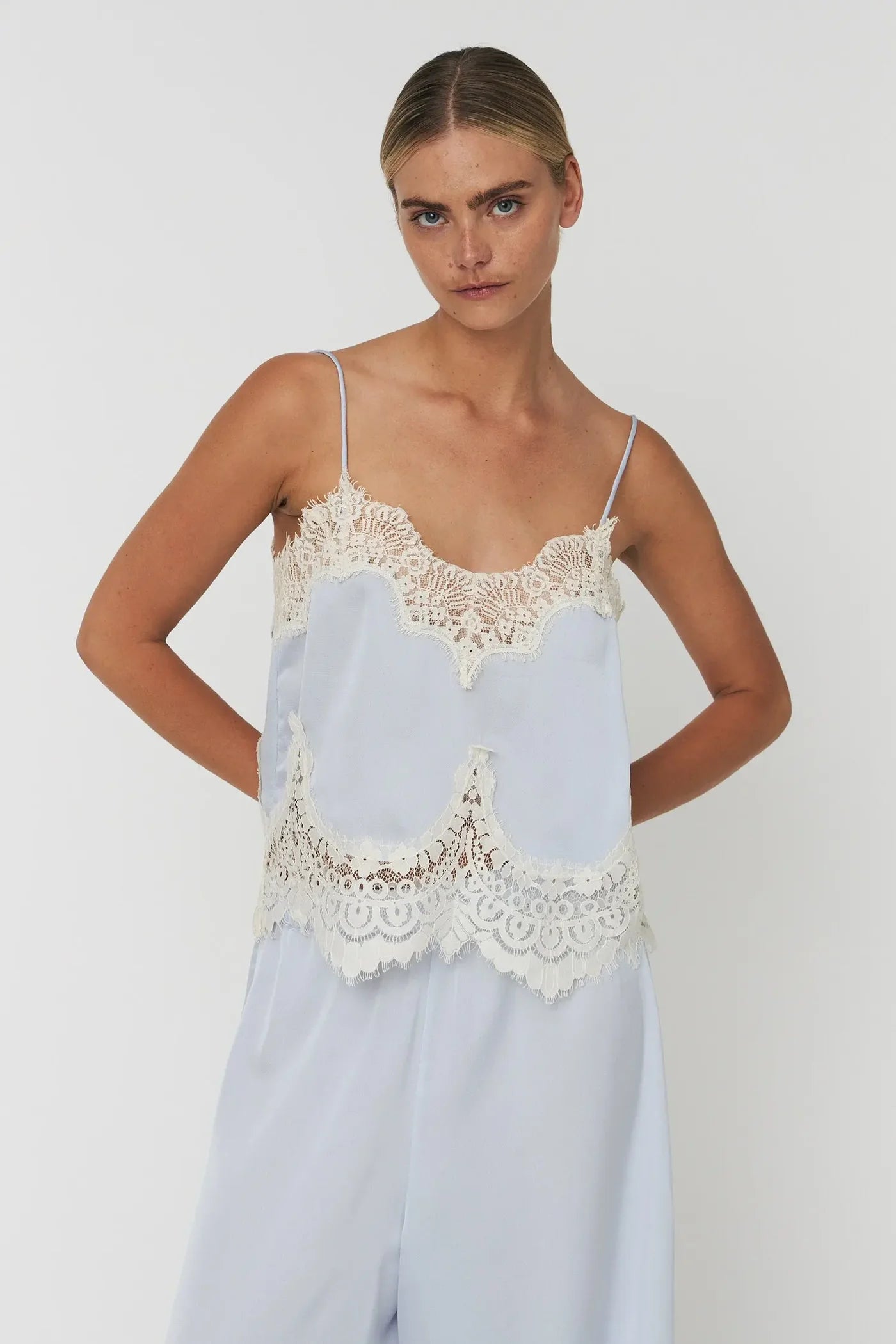 DELICATE LACE TOP - DUST BLUE