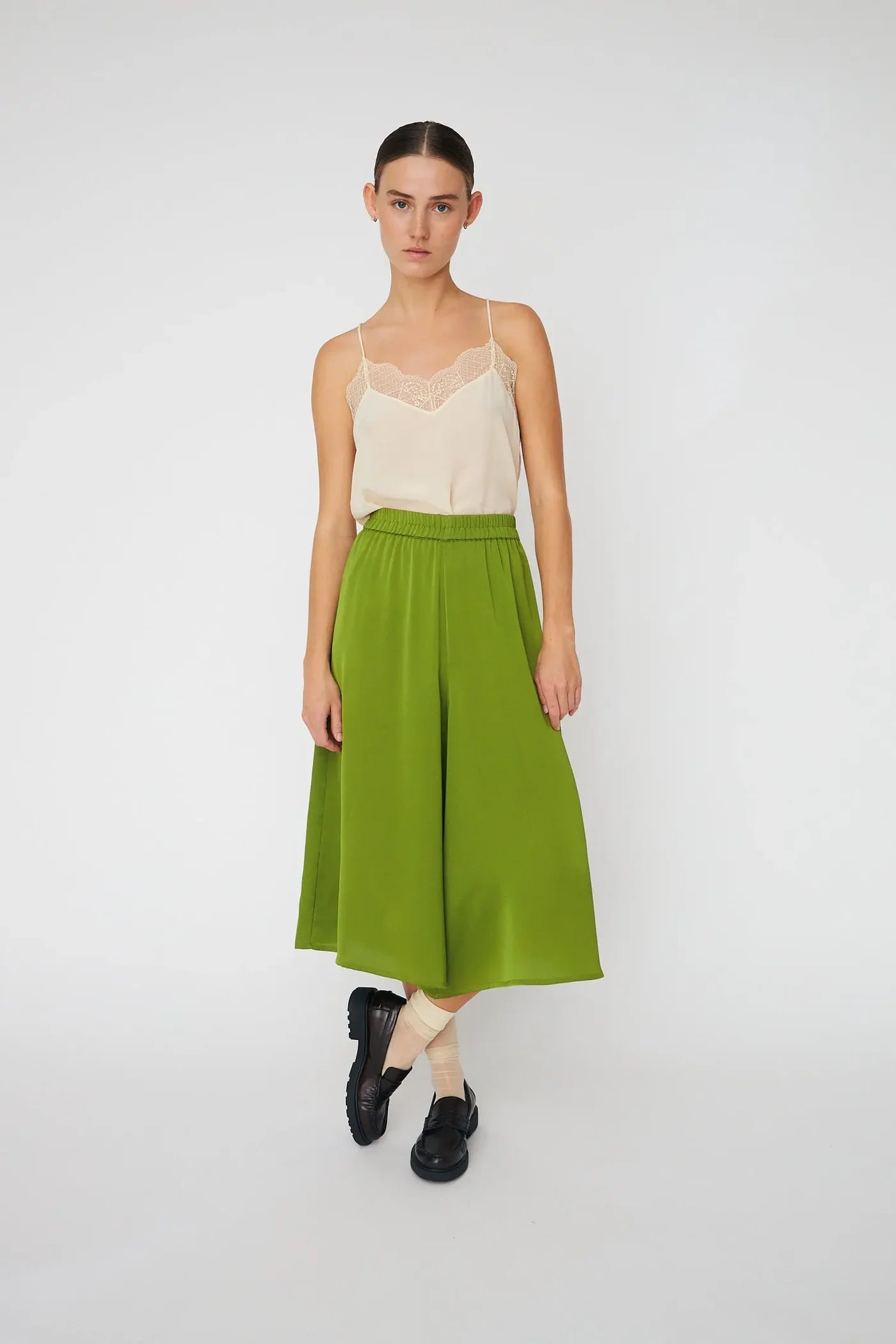 DELIKAT SHORTS - GREEN FLASH