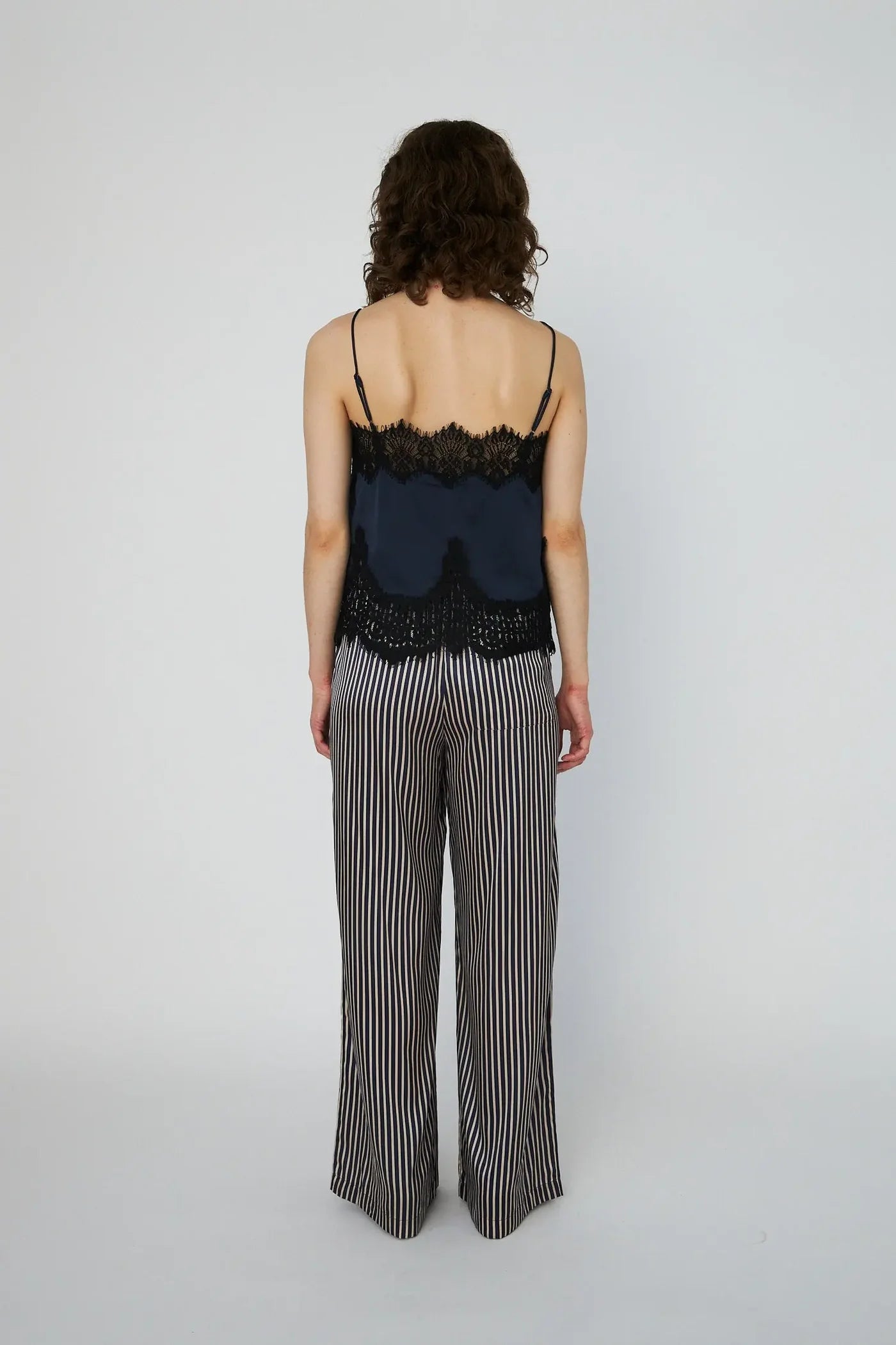 DELICATE LACE TOP - ULTRA NAVY