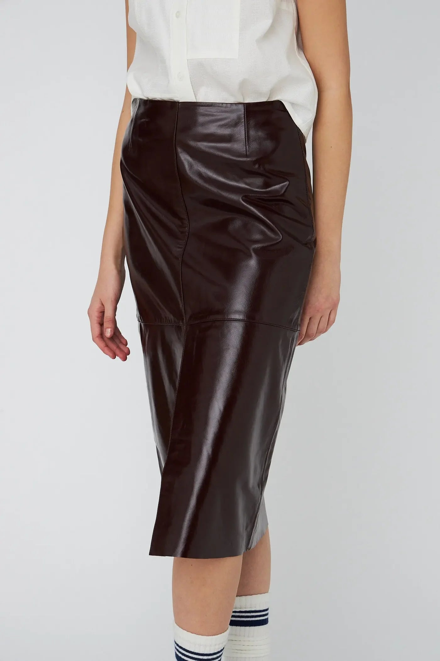 LEATHER MIDI SKIRT - BROWNISH RED