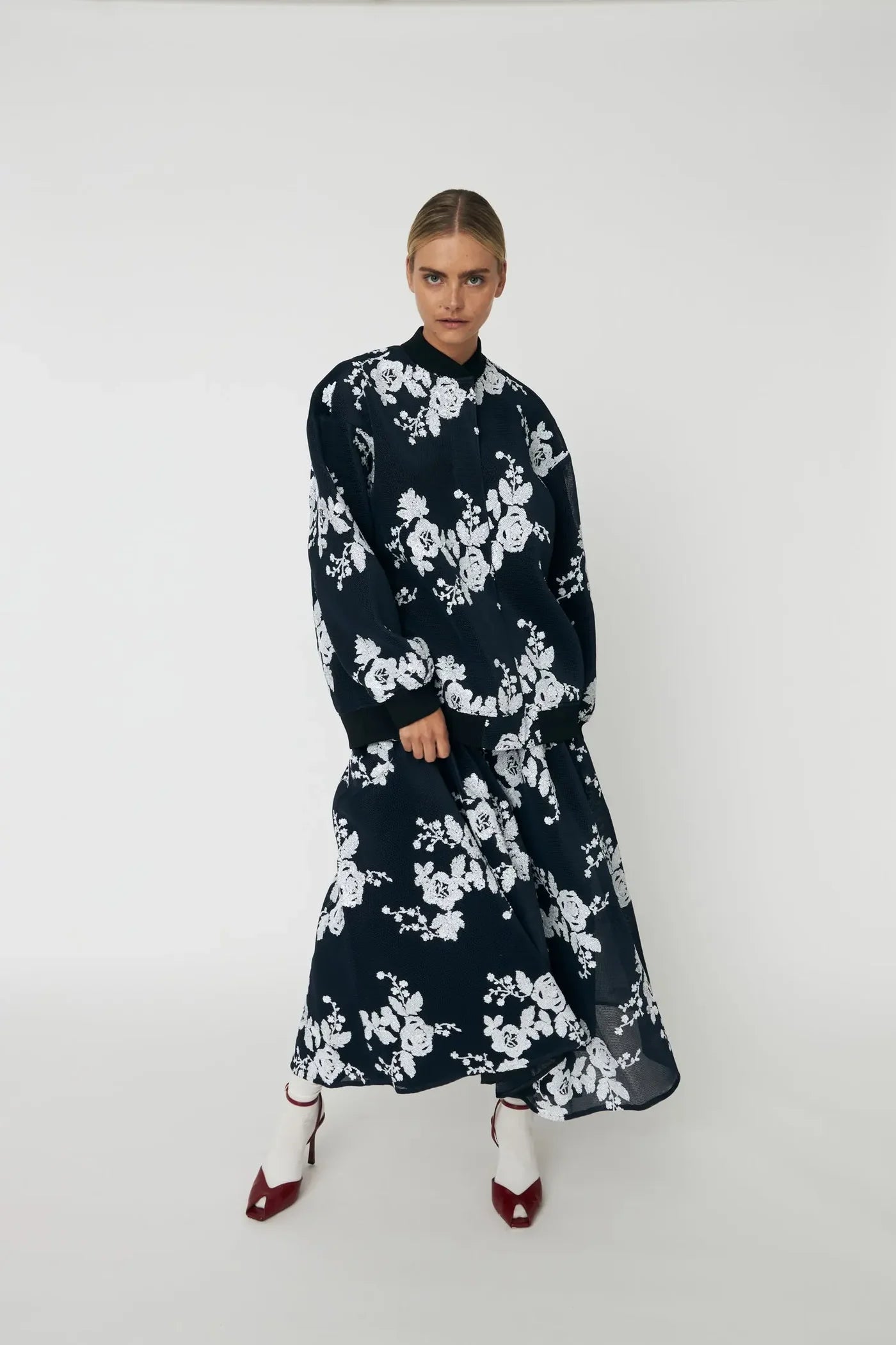 MESH MIDI NEDERDEL MED PALIETTER - WHITE AND BLUE