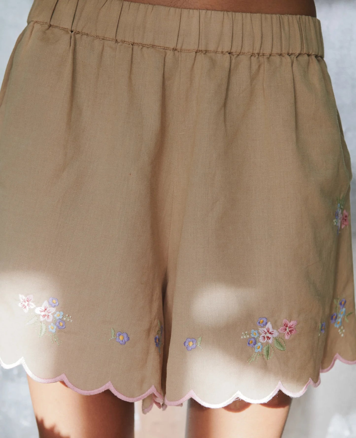 BELLISIMA SHORTS - LIGHT HAZEL