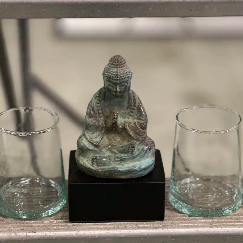 STATUE - PRAYING BUDDAH MUNK - M. SORT BASE H15 CM