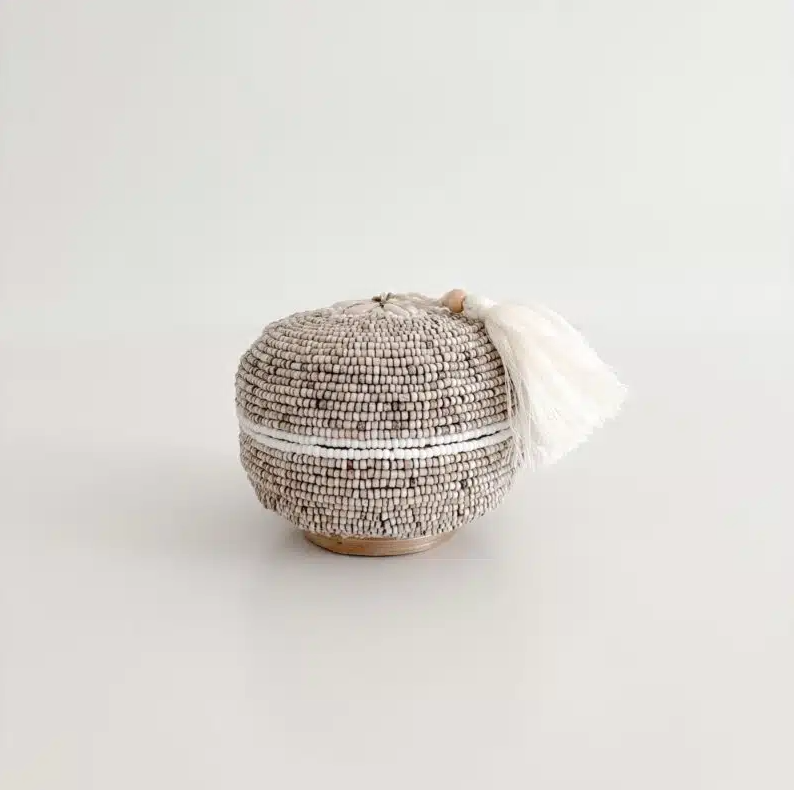 BALI PERLEÆSKE RUND MINI - BEIGE M. HVIDE STRIBER - SHELLS