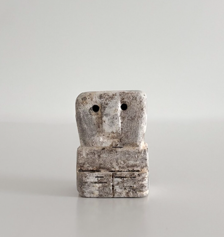 SUMBA STATUE I STEN – ‘SYMBOLIC GATEKEEPER’ – MINI ANTIK GRÅ