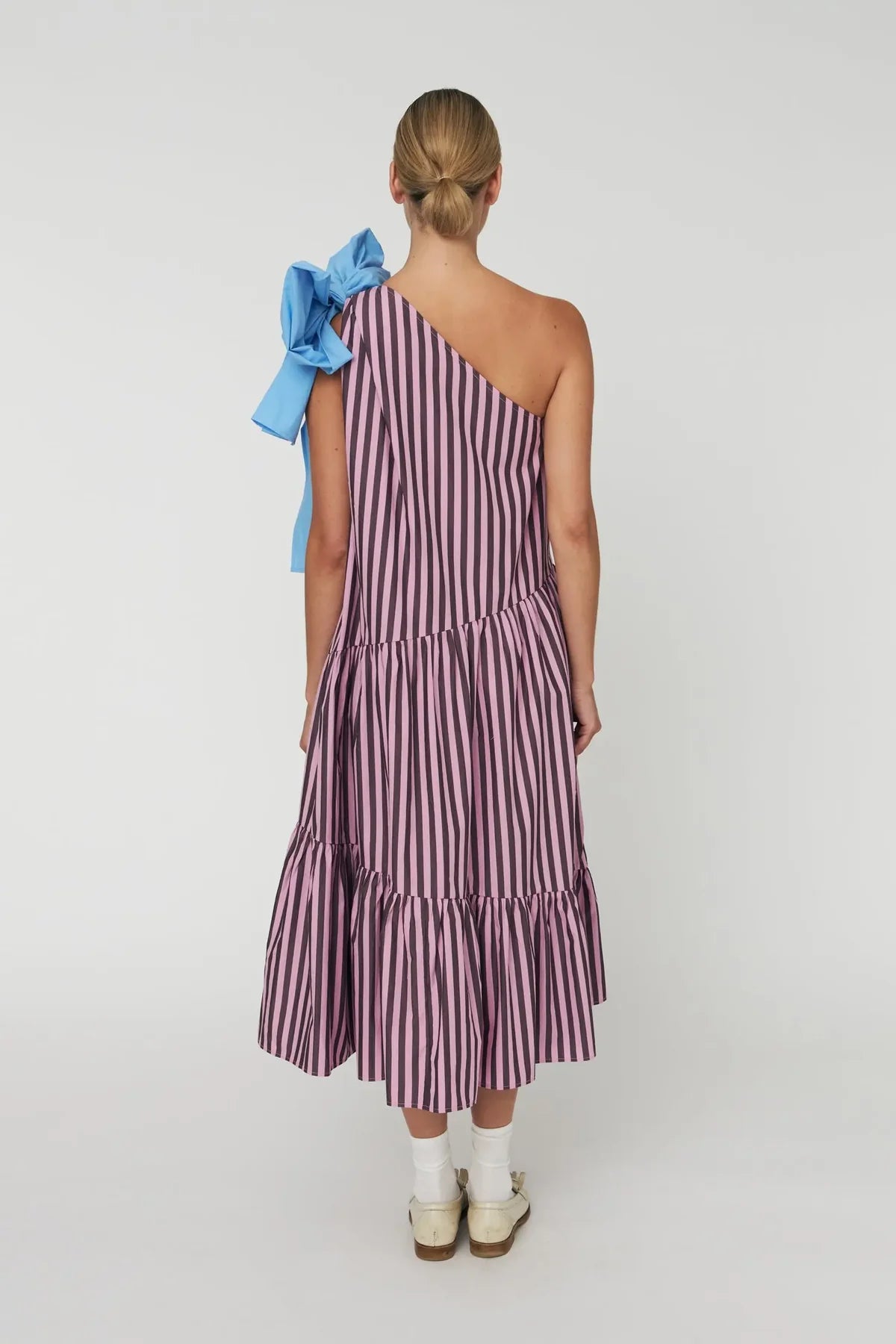 STRIBET MIDI KJOLE MED SLØJFE - PURPLE