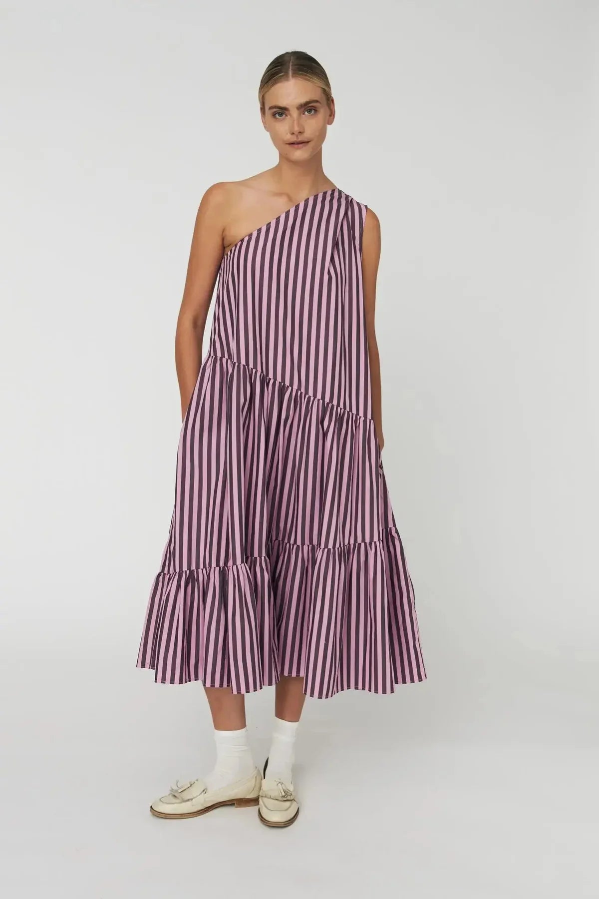 STRIBET MIDI KJOLE MED SLØJFE - PURPLE