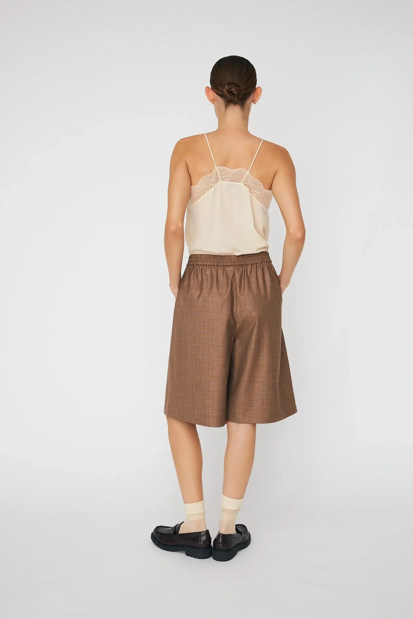 STRIPED SUITING SHORTS - BROWN STRIPES