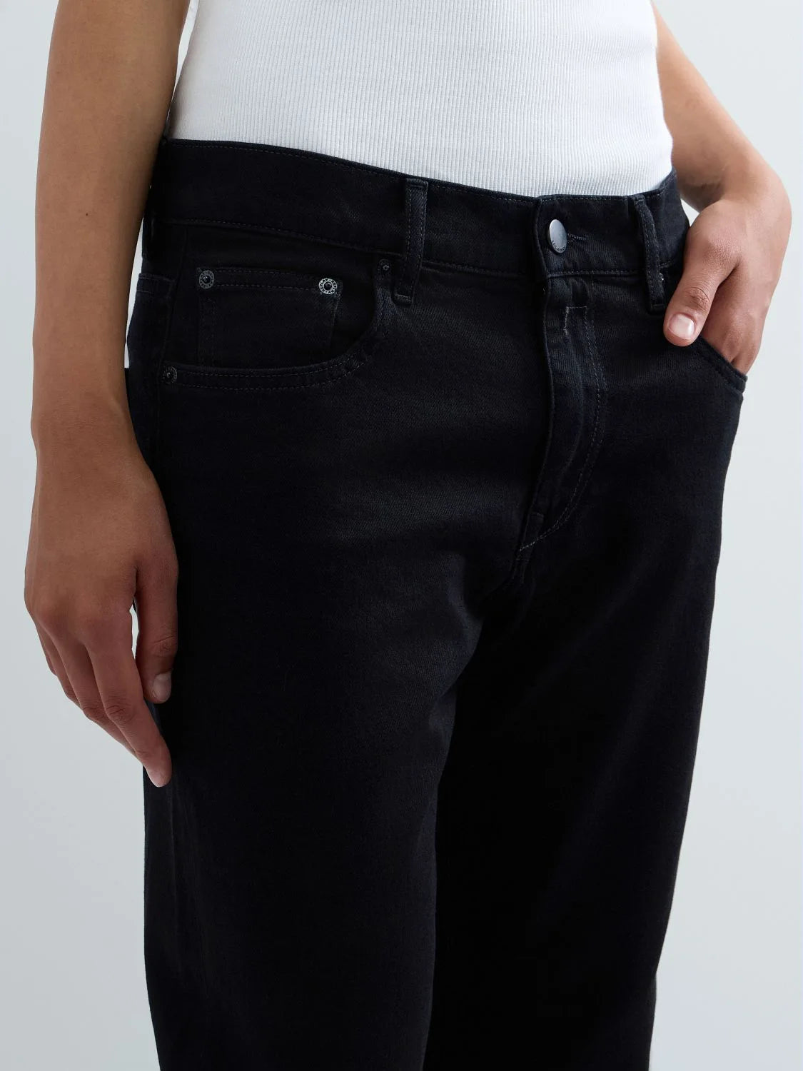 AKEME JEANS MED LIGHT FIT - SORT
