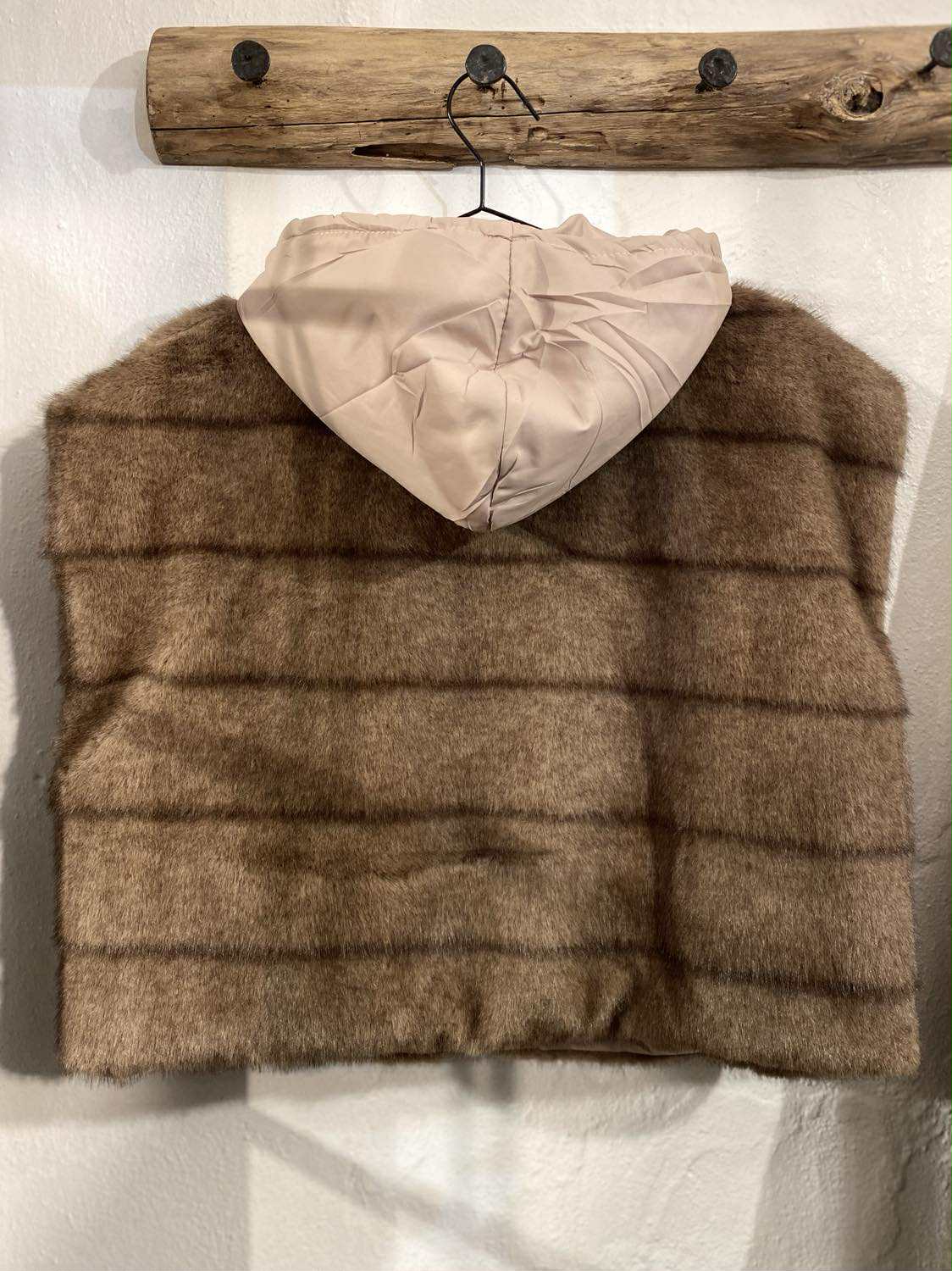 FAKE FUR HOODIE VEST - TAUPE