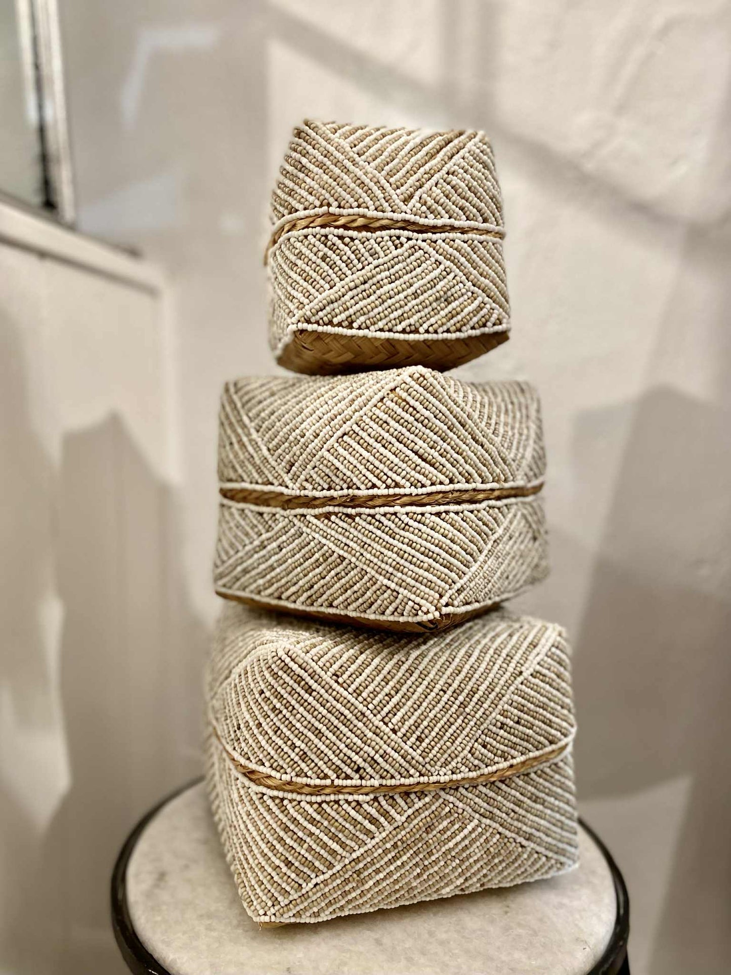 BALI PERLEÆSKE - BEIGE - HVID MIX SÆT / 3 STR.